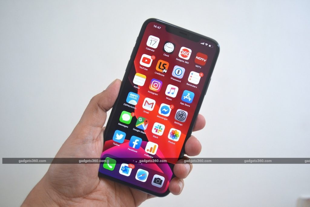 iPhone-12-Models-Reportedly-Wont-Come-With-Earphones-Adapter-in.jpg iPhone 12 Series to Ship Without EarPods, Charging Adapter: Report