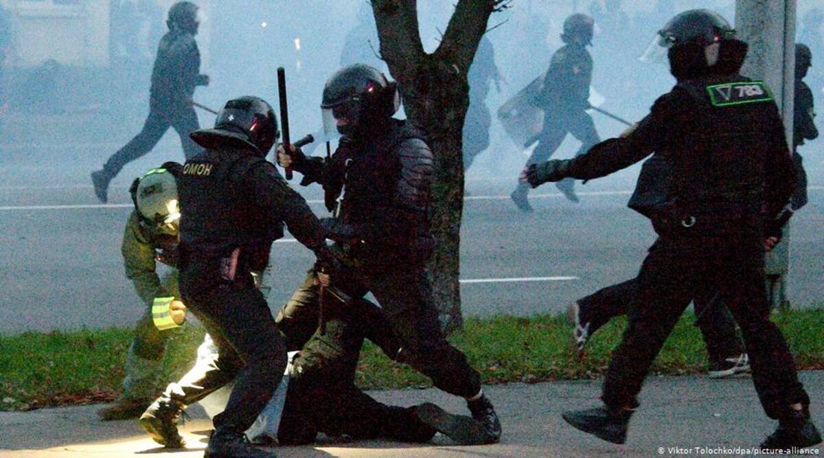 Belarus-Police-raid-homes-of-journalists-activists.jpg Belarus Police, Belarus protests