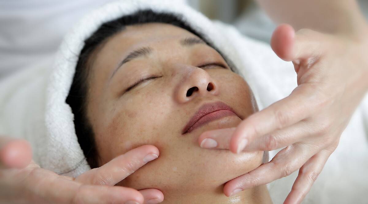 Have-sensitive-skin-Heres-what-you-need-to-know-before.jpg 6 Sensitive Skin Tips Before Getting A Facial