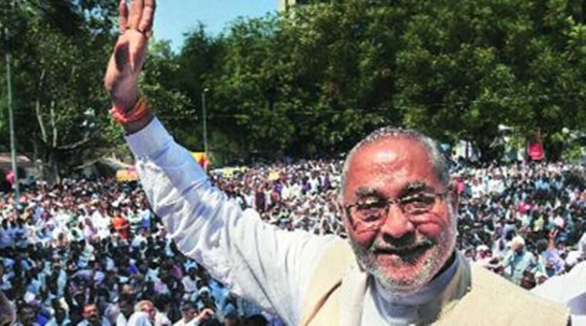 PM-Modis-brother-stages-dharna-at-Lucknow-airport.jpg PM Modi’s brother stages dharna at Lucknow airport