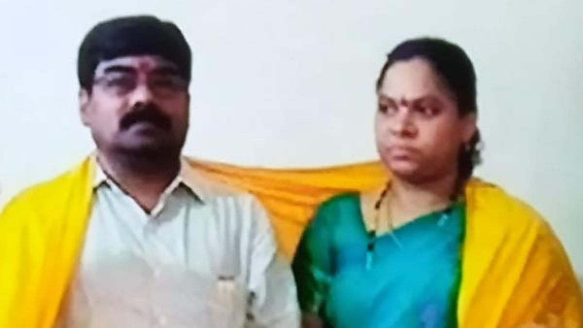 Telangana-HC-lawyer-couple-stabbed-to-death-in-broad-daylight.jpg Telangana: HC lawyer couple stabbed to death in broad daylight in Peddapalli district