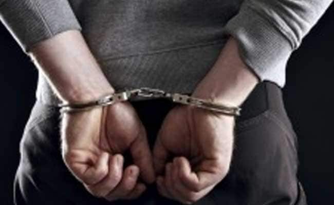2-Men-Who-Used-Monkeys-To-Steal-Cash-Arrested-In.jpg 2 Thief Arrested in Delhi for Using Monkeys To Steal Cash