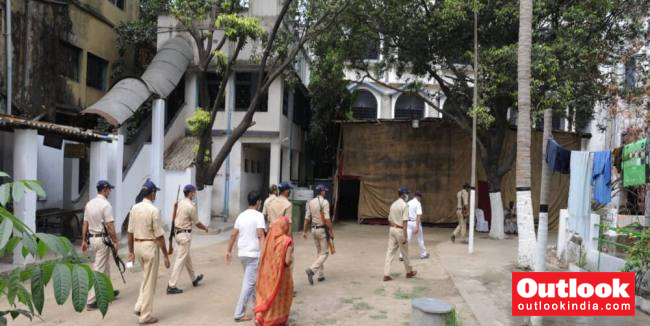 Bengal-Assembly-Elections-Amid-Escalating-Tension-Five-Killed-In-Cooch.jpg Five Killed In Cooch Behar On Poll Day Yesterday