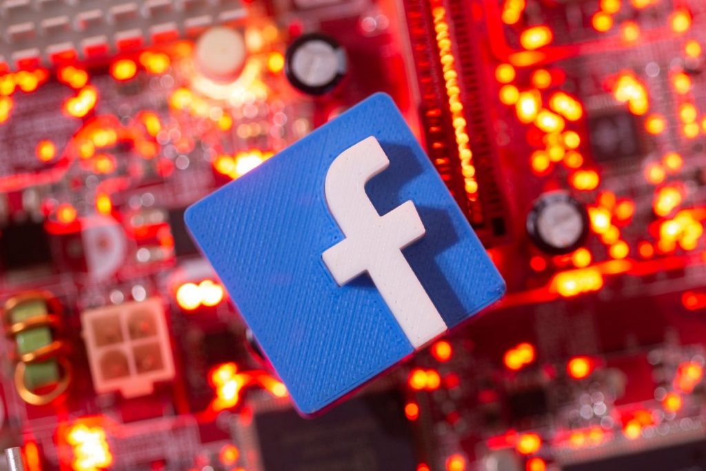 Facebook-Accused-of-Showing-Gender-Biased-Job-Advertisements-in-New-Study.jpg Facebook Accused of Showing Gender-Biased Job