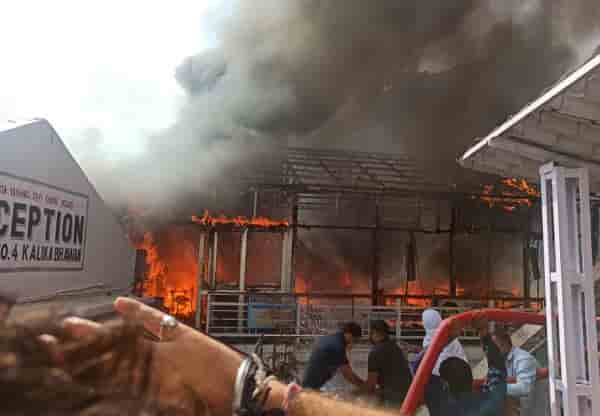 Massive-fire-broke-out-in-the-Vaishno-devi-temple Massive fire broke out in the Vaishno devi temple