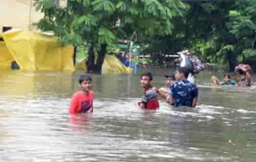 Center-opened-all-the-lock-gates-of-farakka-due-to-overflow Center opened all the lock gates of Farakka due to overflow