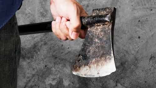 masked-suspect-hits-man-with-ax-near-columbus-circle-police Masked suspect hits man with ax near Columbus Circle