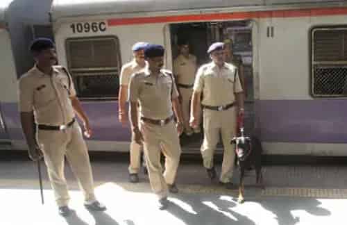 strengthened-security-after-mumbai-train-station-bomb-hoax Strengthened security after Mumbai train station bomb hoax