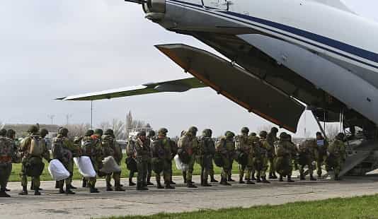 russia-pulls-back-10000-troops-from-ukraine-border Russia Pulls back 10,000 Troops from Ukraine Border
