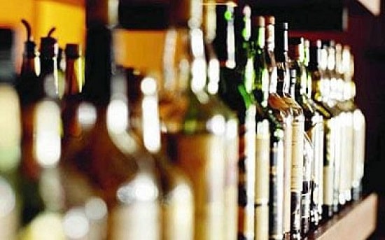 Liquor-min Consuming a sour liquor in UP