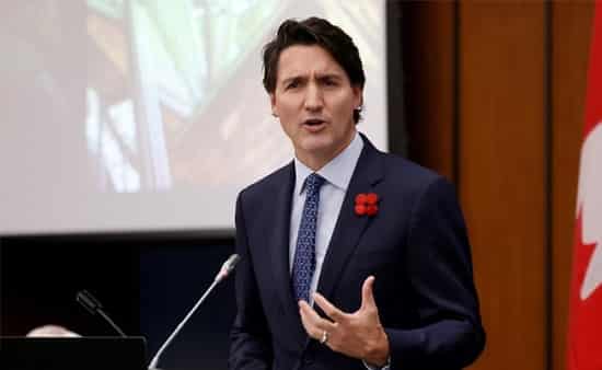 canada-pm-justin-trudeau-tests-covid-amid-truckers-protests Canada PM Justin Trudeau tests Covid Positive amid truckers' protests