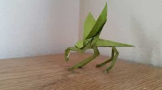 an-origami-scyther-by-a-pokemon-fan An origami Scyther by a Pokemon fan