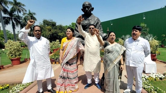 bjp_mps_west_bengal_assembly_chaos_protest_modi_1648477327624_1648477327931-min Bengal MPs meet PM Modi