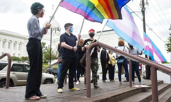 u-s-challenges-alabama-law-on-transgender-youth U.S. challenges Alabama law on transgender youth