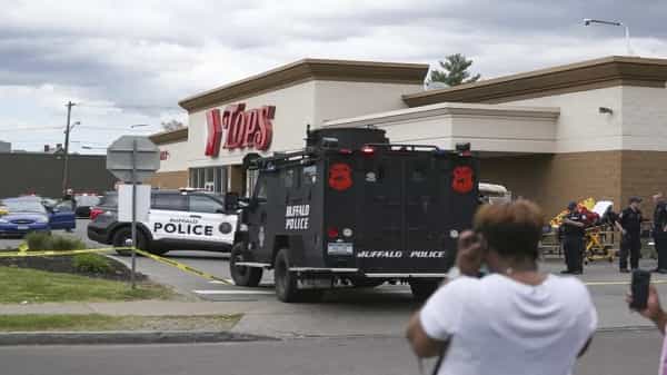 shooter-opened-fire-and-killed-10-people-at-a-supermarket-in-new-york Shooter opened fire and Killed 10 people at a supermarket in New York