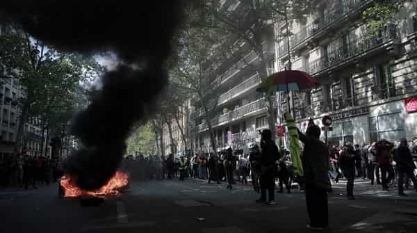 violence-in-paris-erupts-in-may-day-protests-criticizing-macron Violence in Paris erupts in May Day protests criticizing Macron