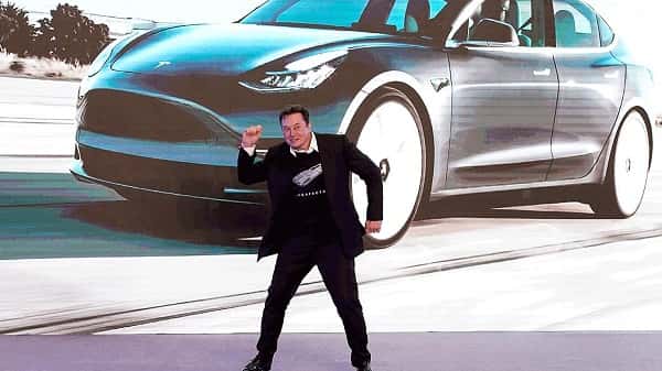 elon-musk-is-looking-to-cut-10-of-tesla-jobs Elon Musk is looking to cut 10% of Tesla jobs