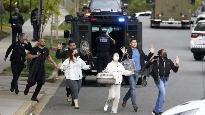 shooting-at-washington-dc-killed-1-and-injured-3-policemen Shooting at Washington DC Killed 1 and injured 3 Policemen