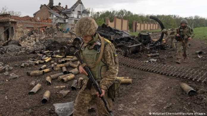 ukrainian-troops-are-falling-back-from-sievierodonetsk Ukrainian troops are falling back from Sievierodonetsk