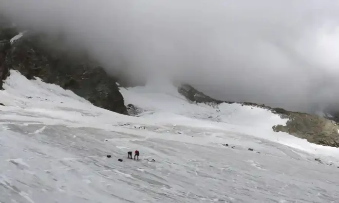 14-hikers-are-still-missing-due-to-the-glacier-collapse-in-alps-italy 14 Hikers are still missing due to the glacier collapse in Alps
