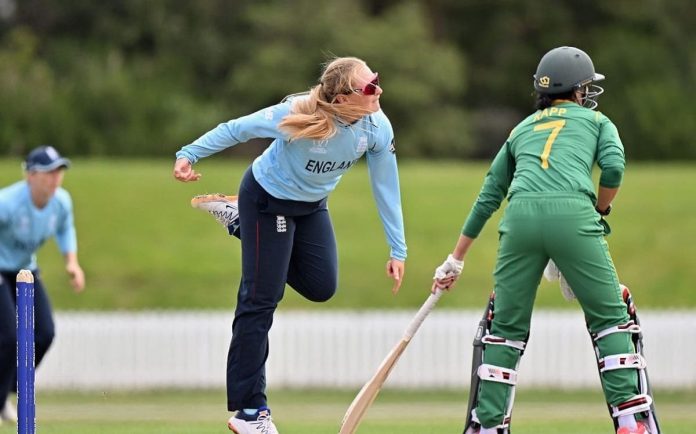 Sophie Ecclestone shines in England's easy T20 victory against South Africa