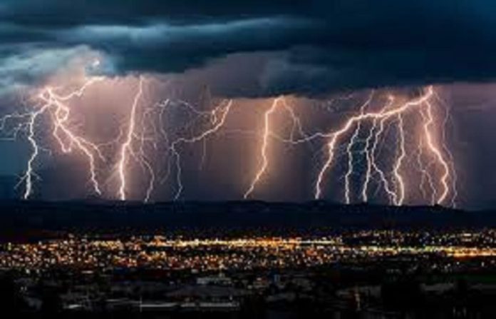 stay-safe-during-a-thunderstorm Stay Safe During a Thunderstorm