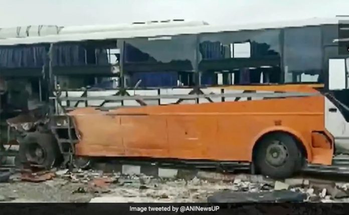 UP Expressway Bus Accident: 8 died 20 were injured in an accident of double-decker buses