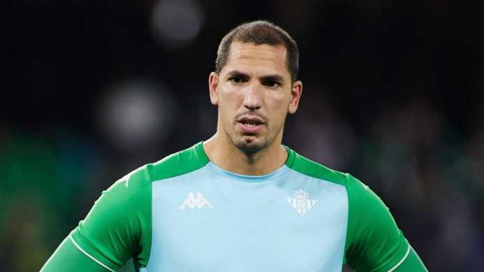 Leeds United contracts Spanish GK Joel Robles on a free transfer