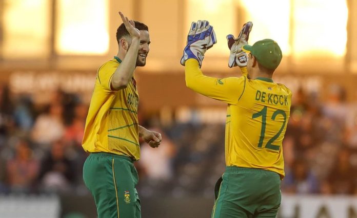 South Africa beat Ireland by 44 runs to complete a Twenty20 double in Bristol