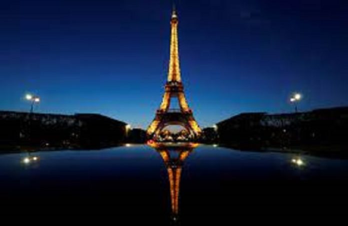 Early light-off for the Eiffel Tower as Paris conserves electricity