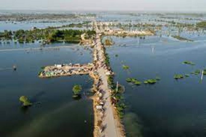 engineers-breach-pakistan-lake-a Engineers breach Pakistan lake as millions suffer floods