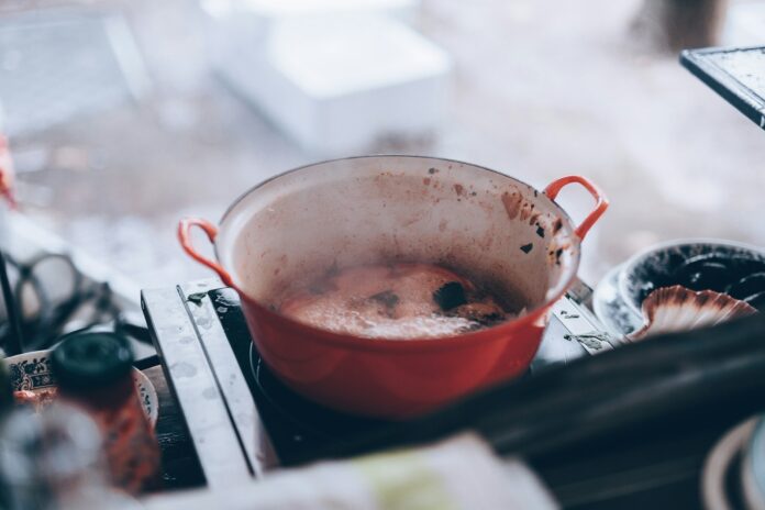 Photo by Florencia Viadana red cooking pot